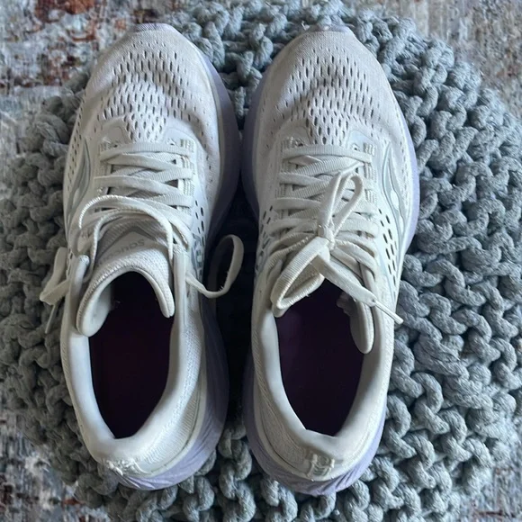 Saucony running shoes - Picture 4 of 4